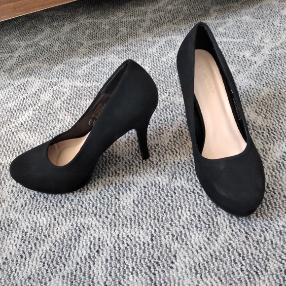 ARDENE heals - Picture 1 of 2